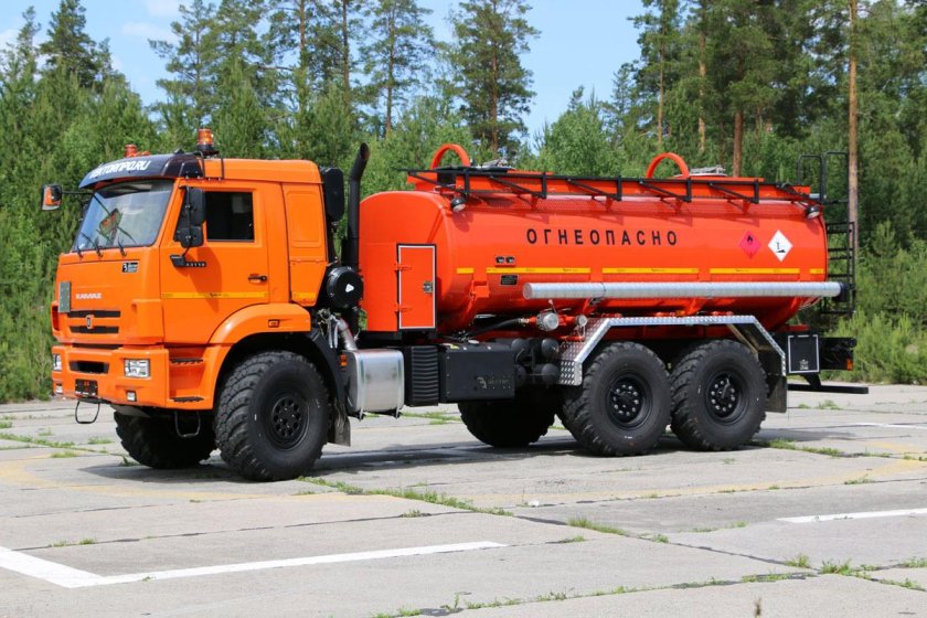 КАМАЗ 43118 Автотопливозаправщик