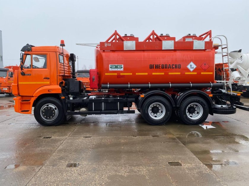 ГРАЗ 5608-0000010-51 Автотопливозаправщик