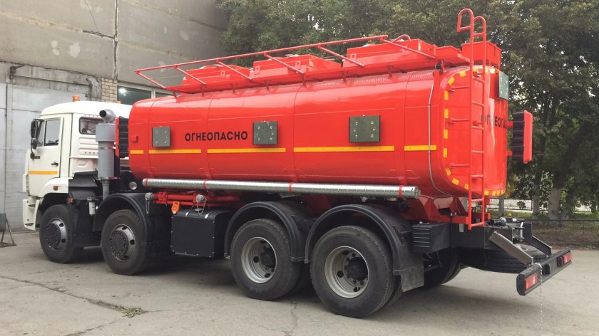 Аэродромный топливозаправщик ТЗА-24