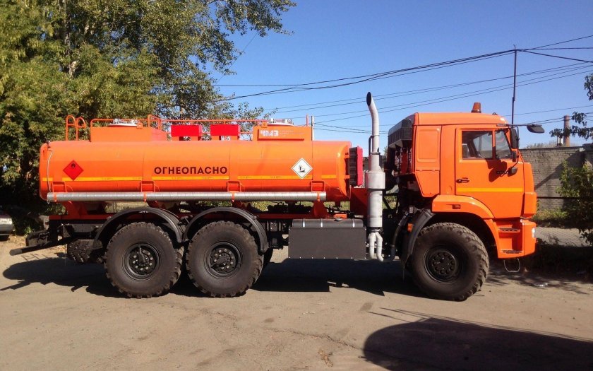 КАМАЗ 43118 Автотопливозаправщик