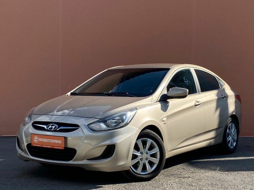 Hyundai Solaris 2012 бежевая