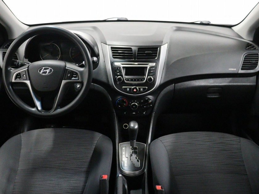 Хендай Солярис 1 поколения салон