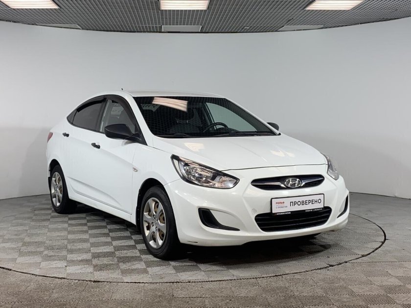 Хендай Солярис 2012