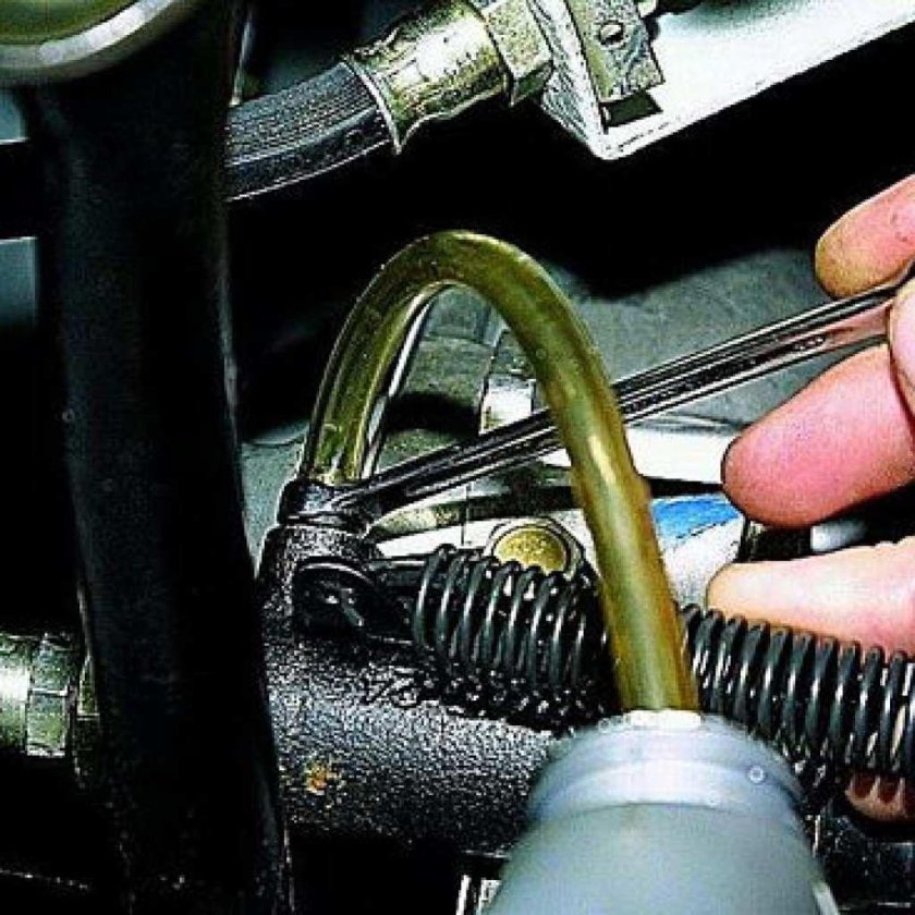 Штуцер прокачки сцепления ВАЗ 2107