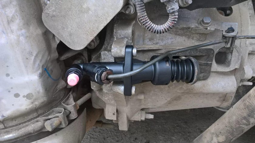 Гидравлический привод сцепления Пежо 408