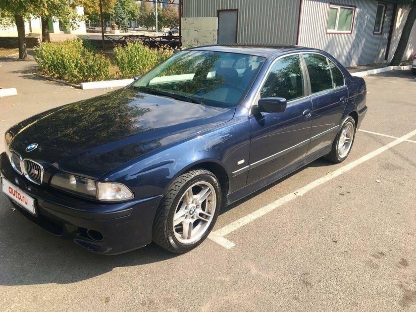 BMW 523 1999 С голубыми фарами