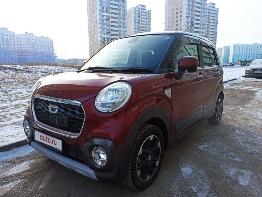 Машина daihatsu
