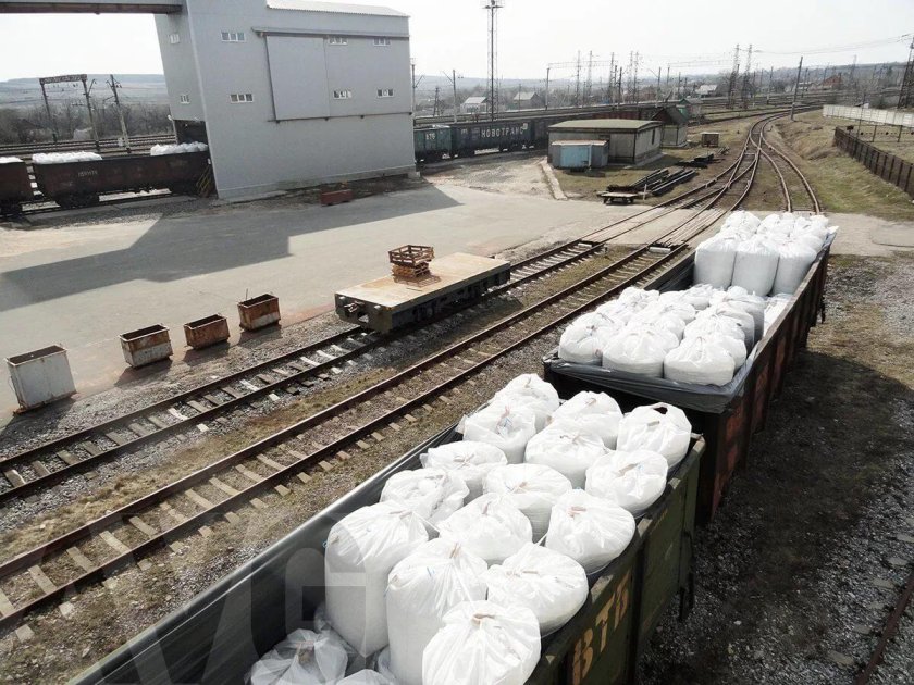 Погрузка Биг бэгов в полувагон