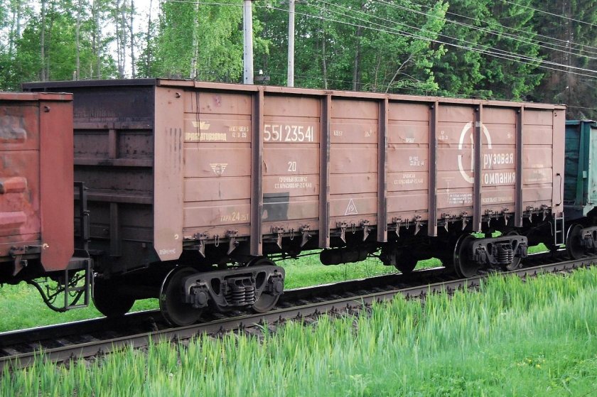 Полувагон люковый 12-132