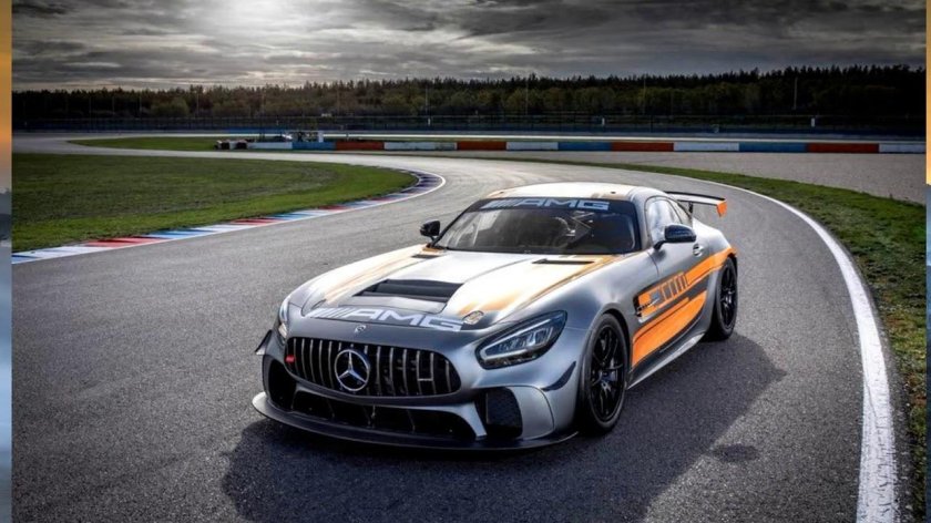 Mercedes AMG gt 4