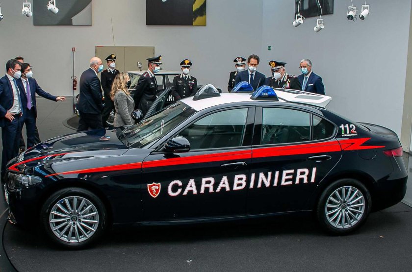 Альфа Ромео карабинеры