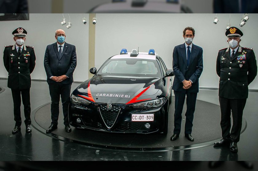 Карабинеры Италии машины