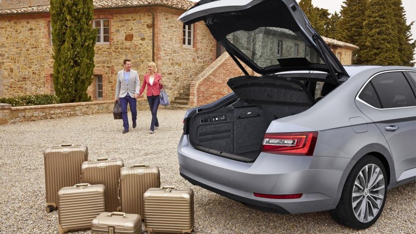 Skoda superb лифтбек