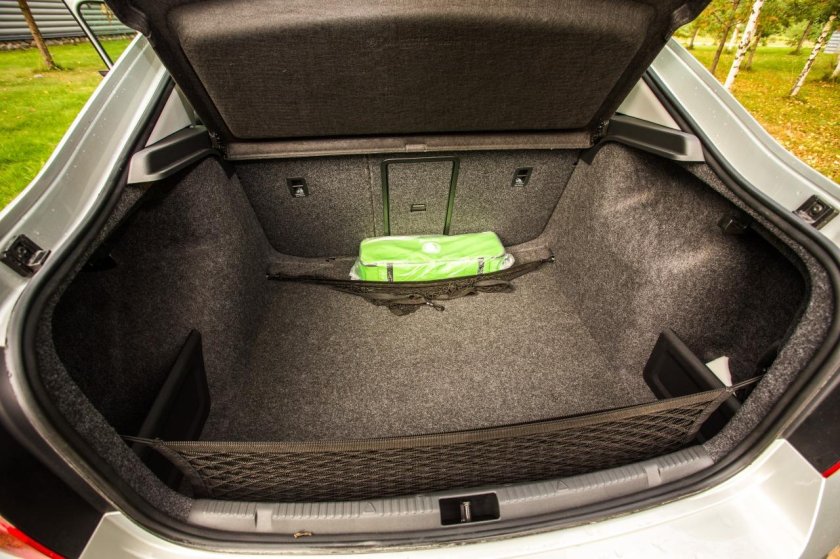 Шкода Рапид 2017 багажник