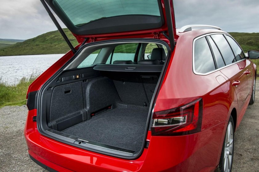 Шкода Суперб 2 универсал багажник