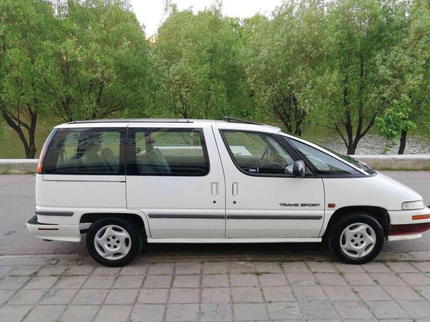 Pontiac Trans Sport 2000