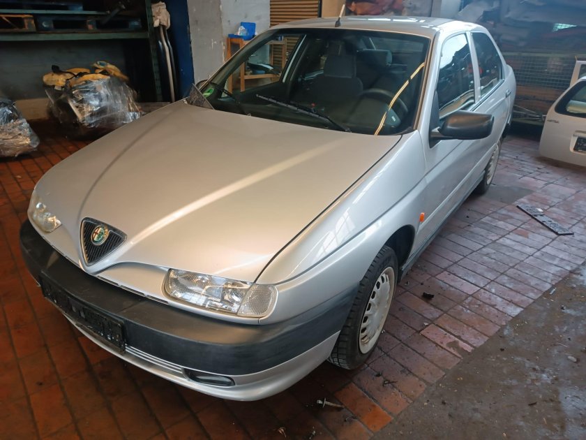 Передняя левая alfa romeo 146