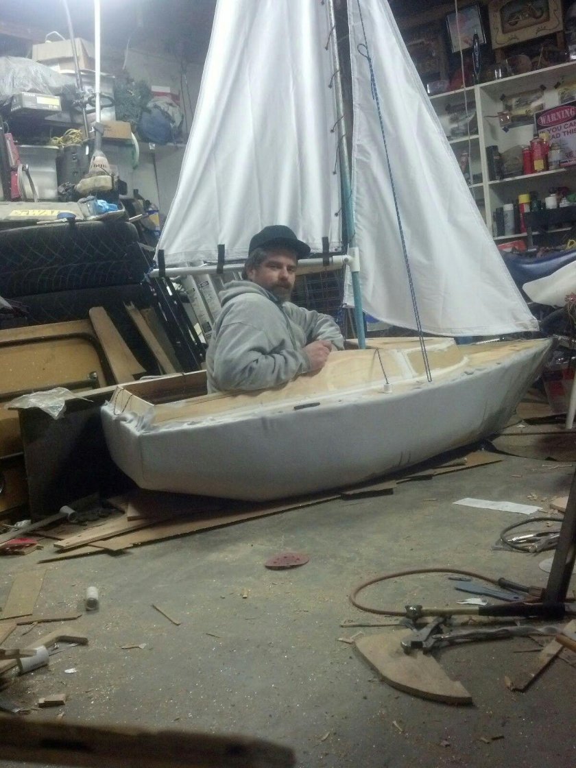 Микро яхта Менуэт