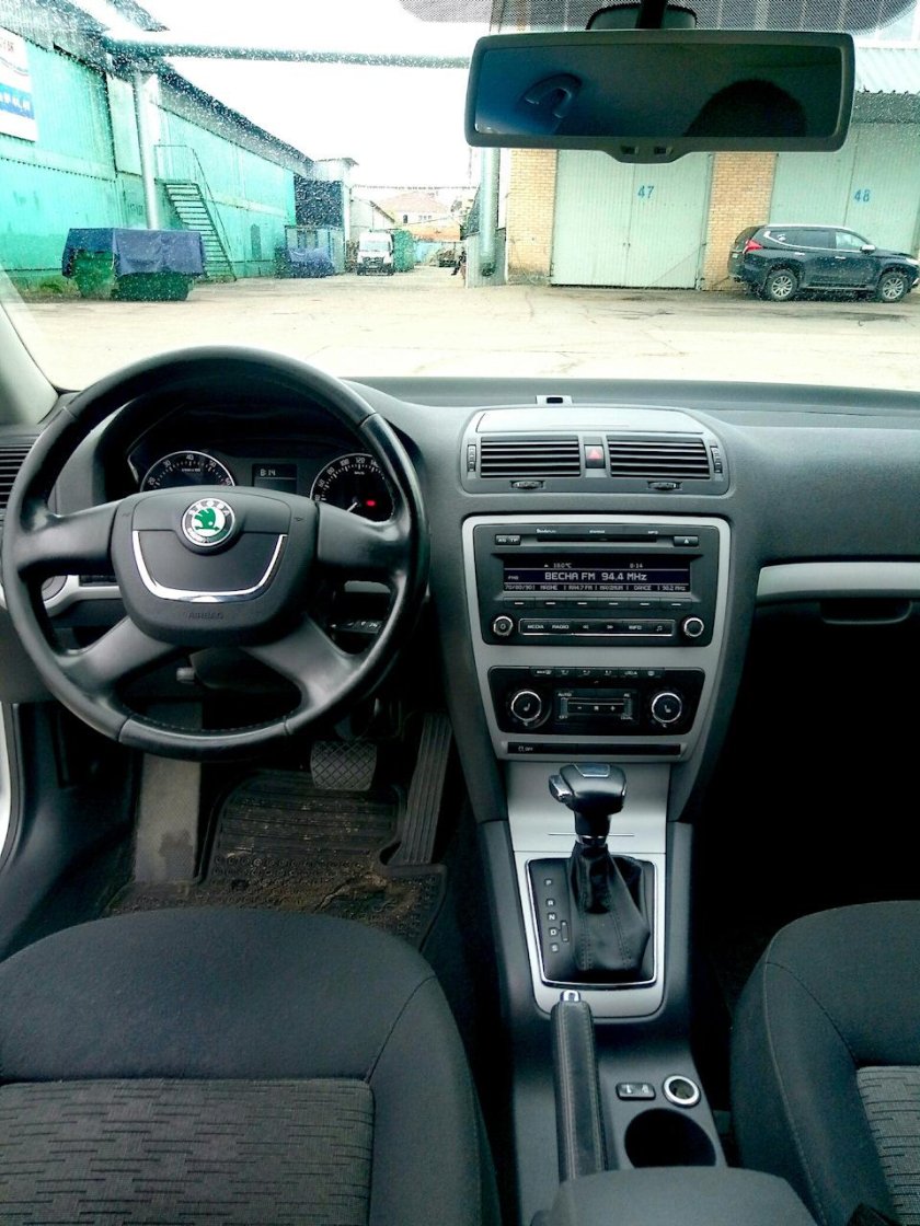 Шкода Октавия 1.8 2012 салон