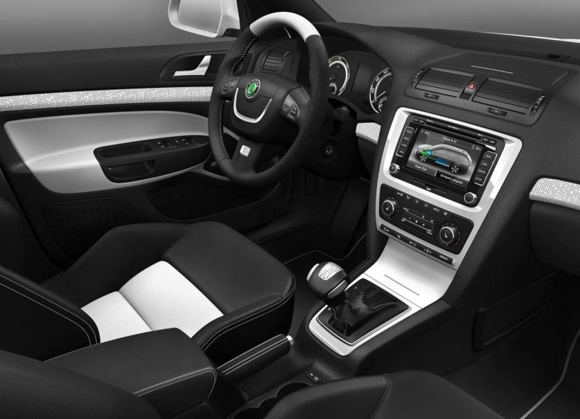 Шкода Октавия 2010 интерьер