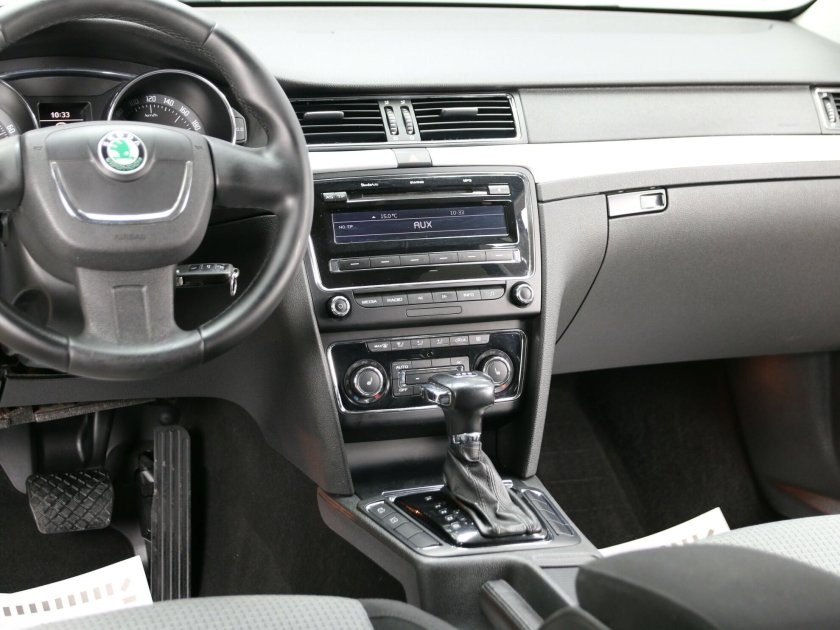 Головное устройство Skoda Superb 2