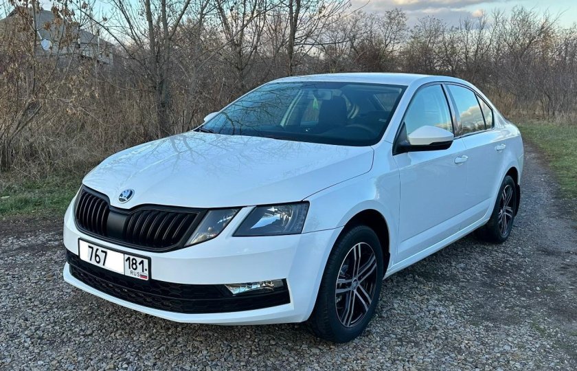 Белый Skoda Octavia III (a7) Рестайлинг 1.6 at (110 л.с.) с пробегом