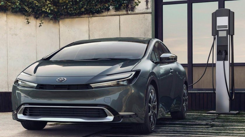 Тойота Приус Прайм