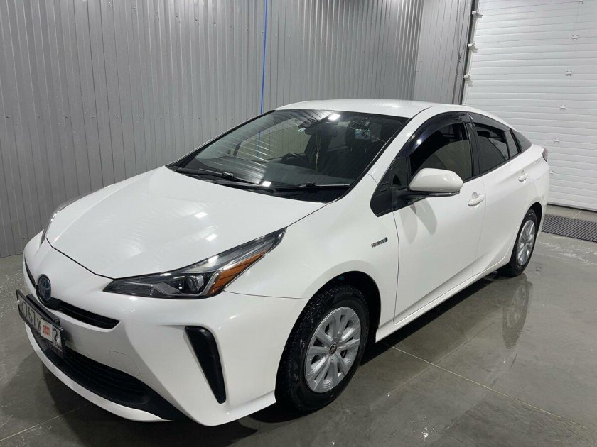 Тойота приус 2018г