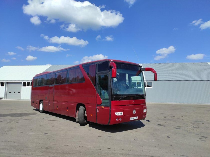 Туристический автобус мерседес