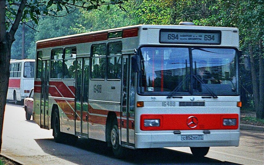 Mercedes-Benz o325