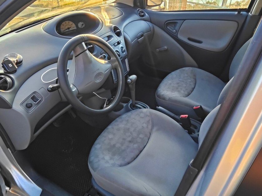 Тойота эхо 2001