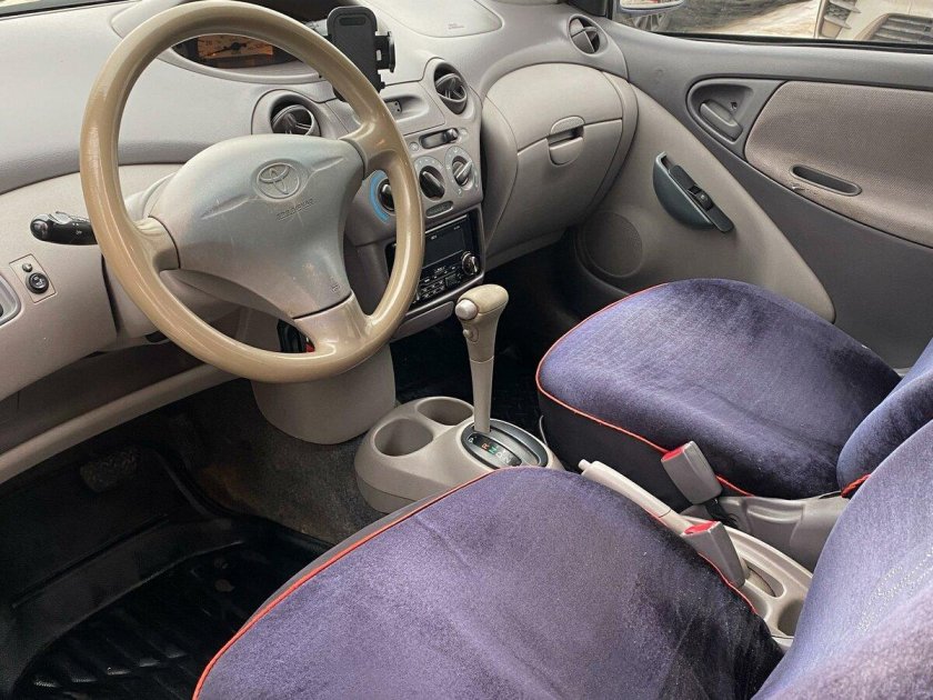 Toyota vitz 2000 салон