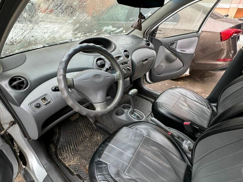 Тойота платц 2000