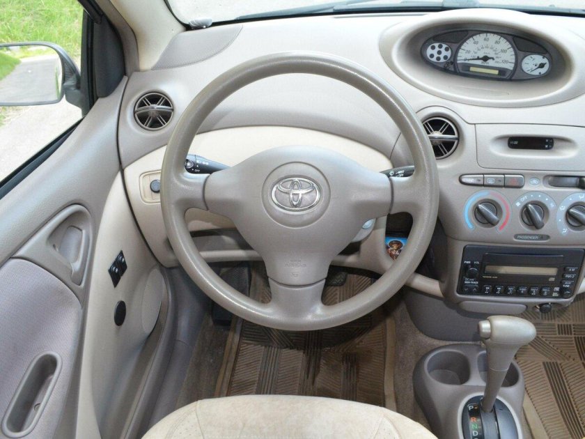 Тойота эхо 2003