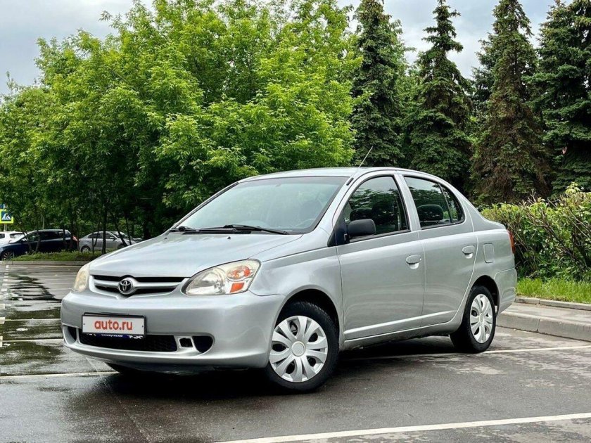 Toyota Echo 2003