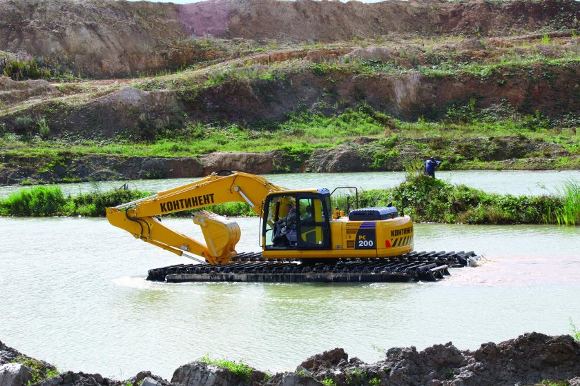 Понтонный экскаватор