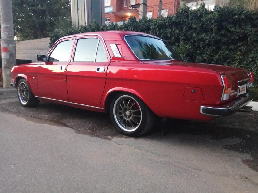 Волга ГАЗ 2410 красный металлик