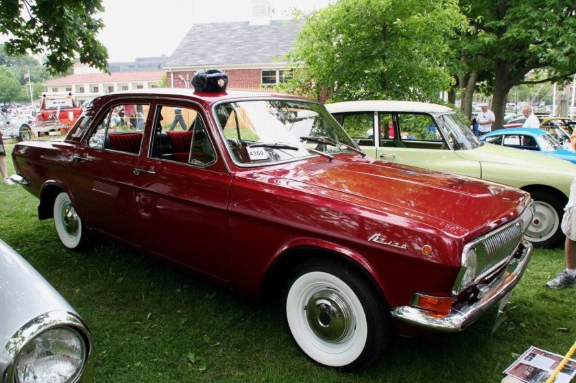 ГАЗ 24 красная