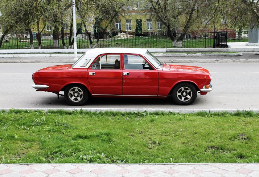 ГАЗ 2410 Волга красная