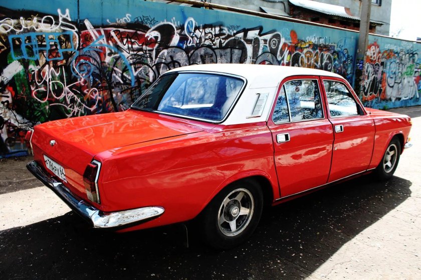 ГАЗ 2410 Волга красная