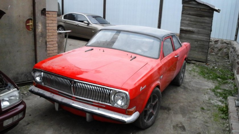 ГАЗ 24 красная