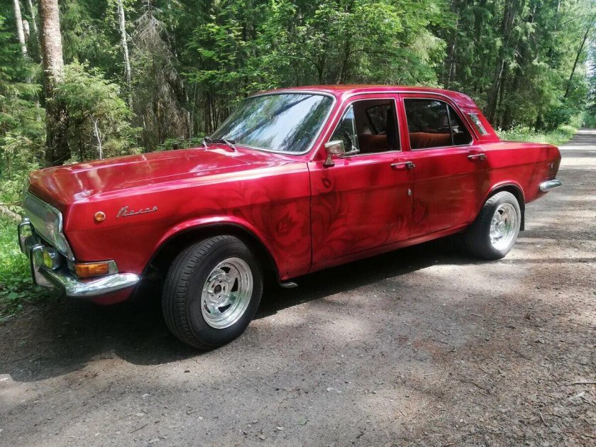 Волга ГАЗ 24 красная