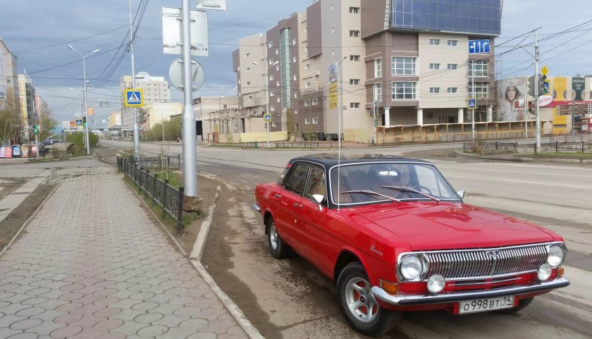 Волга ГАЗ 24 красная