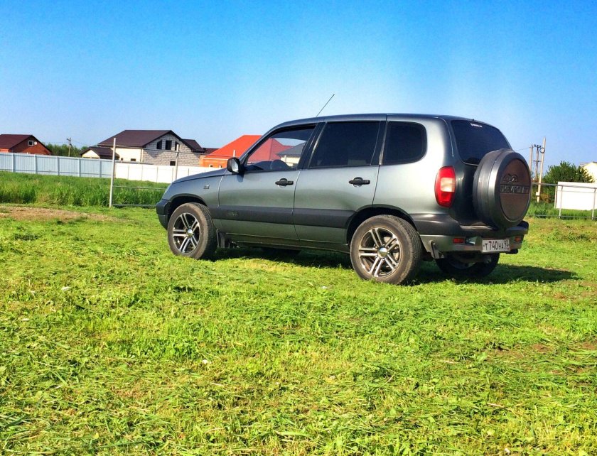 Шевроле Нива r18