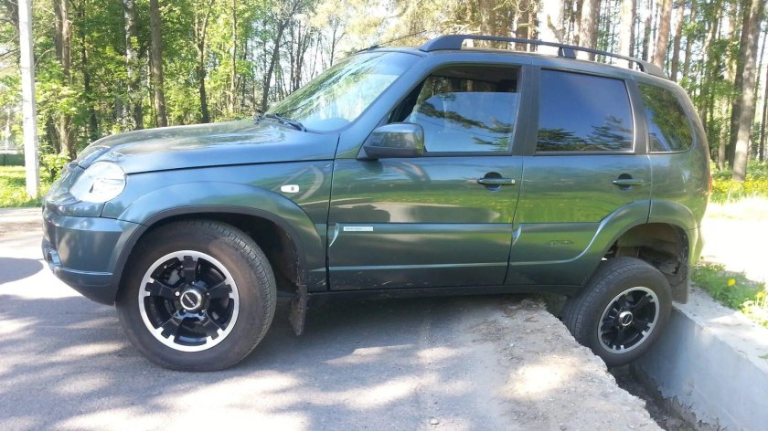 Шевроле Нива r18