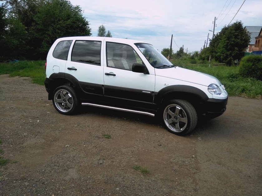 Шевроле Нива r18