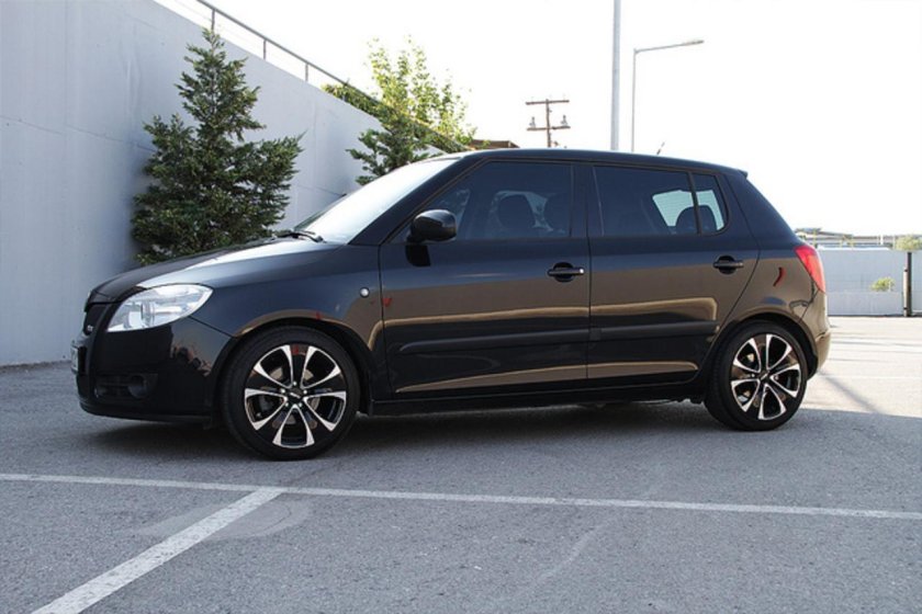 Skoda Fabia черная диски r16