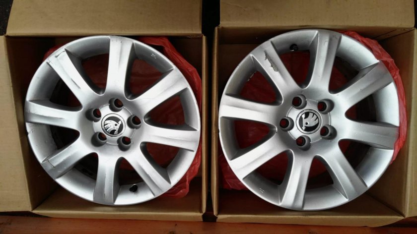 Диски на шкоду Фабия r15