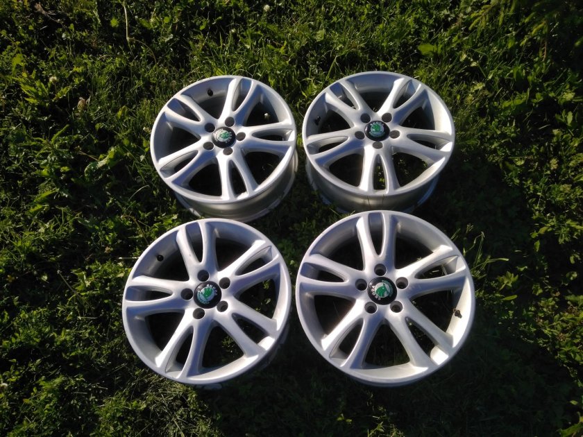 Диски на шкоду Фабия r15