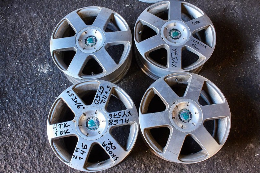 Диски литые r16 Шкода Фабиа